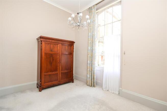 2 bed Apartment for sale Image 5
