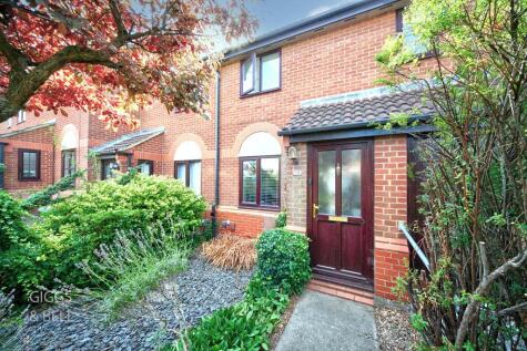 Cromer Way, Luton, Bedfordshire, LU2 7DB