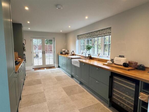 kitchen 3.jpg