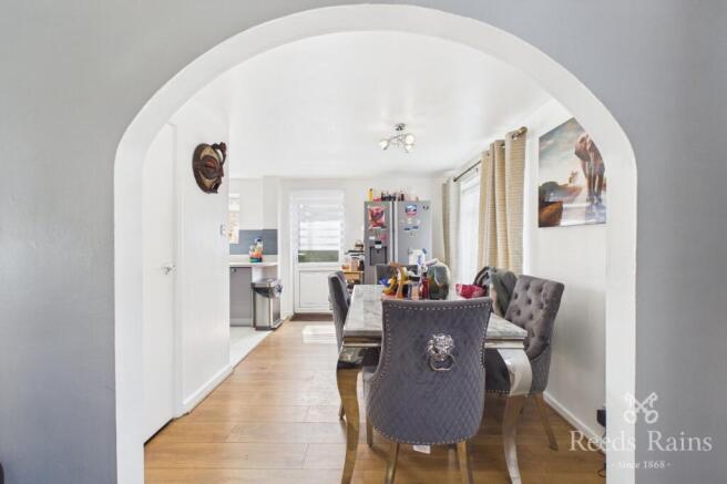 4 bed Detached for sale Image 9
