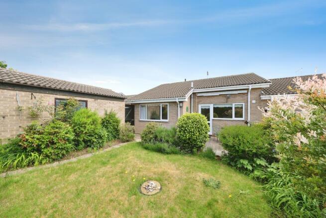 2 bed Semi-Detached Bungalow for sale Image 7
