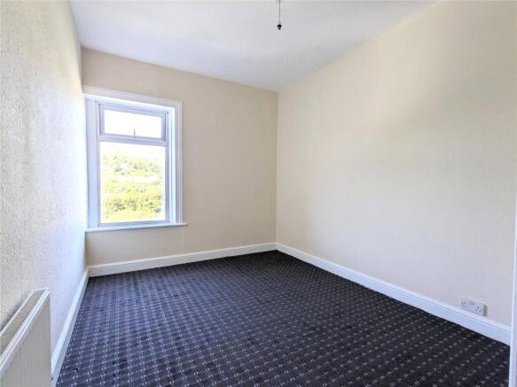 3 bed Terraced to rent Image 12