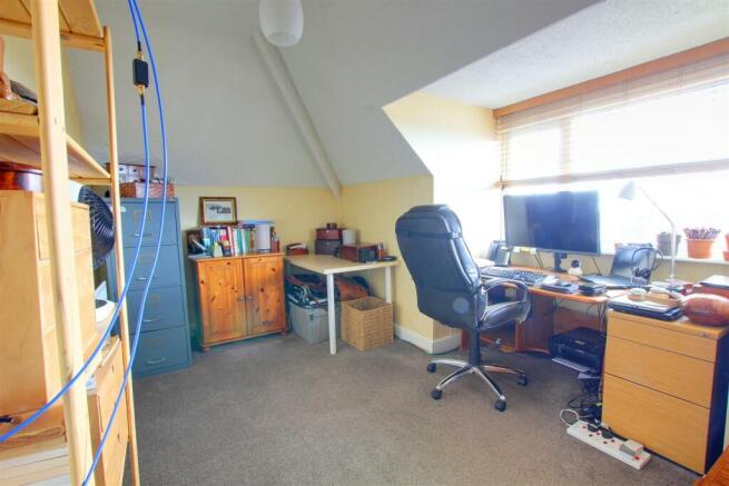 Bedroom 6/Study