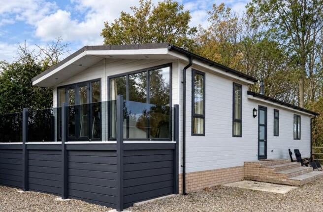 3-bed caravan on Ely, Ely, CB6 3LU, £189,000