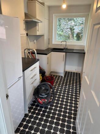 2 bed Flat for sale Image 5