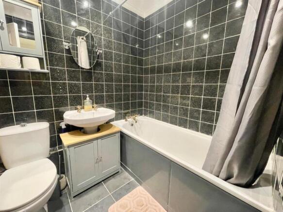Bathroom.jpg