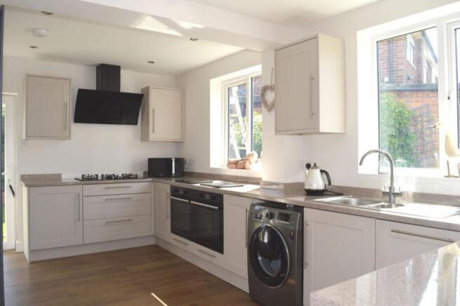 KITCHEN-DINING ROOM