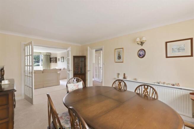 4 bed Semi-Detached for sale Image 6