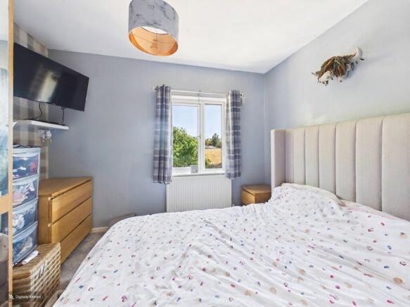 4 bed Semi-Detached for sale Image 9