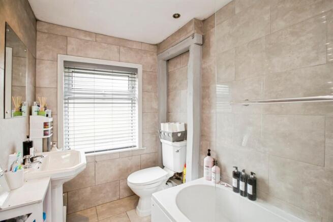 3 bed Terraced for sale Image 7