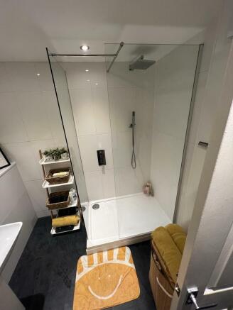 Shower Room 1.jpg