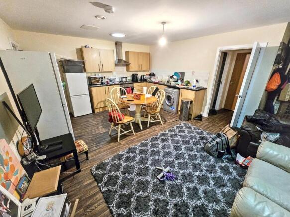 36 bed Block of Apartments for sale Image 7