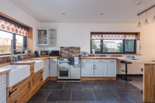 3 bed Detached Bungalow for sale Image 12
