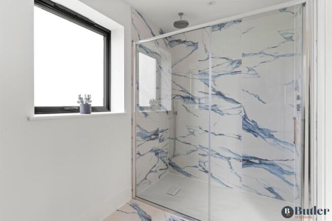 En-suite Shower