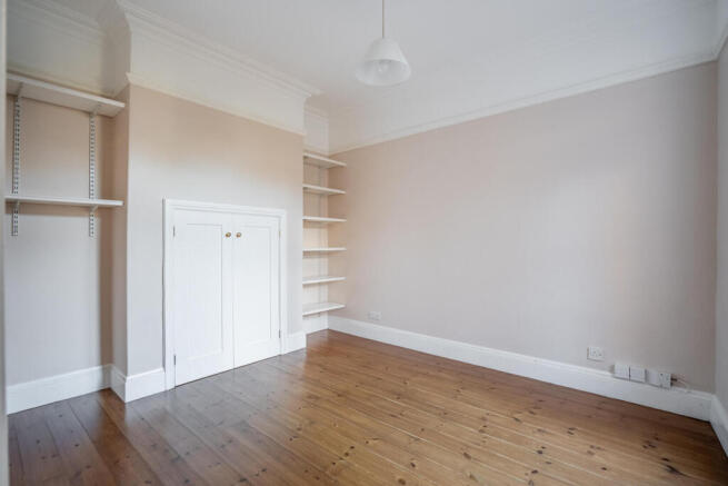 3 bed Town House for sale Image 9