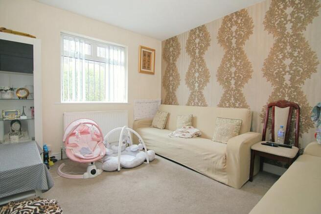 5 bed Detached for sale Image 6