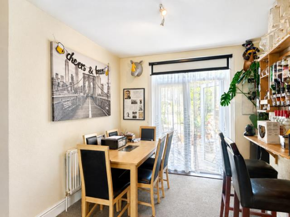 3 bed House for sale Image 8