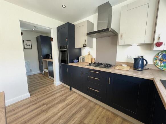 3 bed Detached for sale Image 6