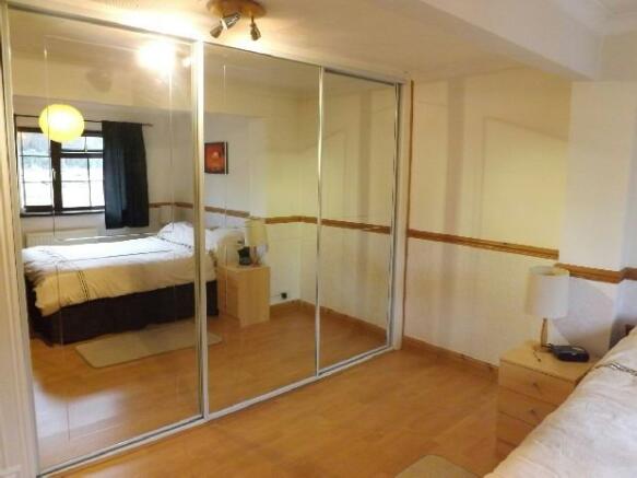 Bedroom 1 Pic 2