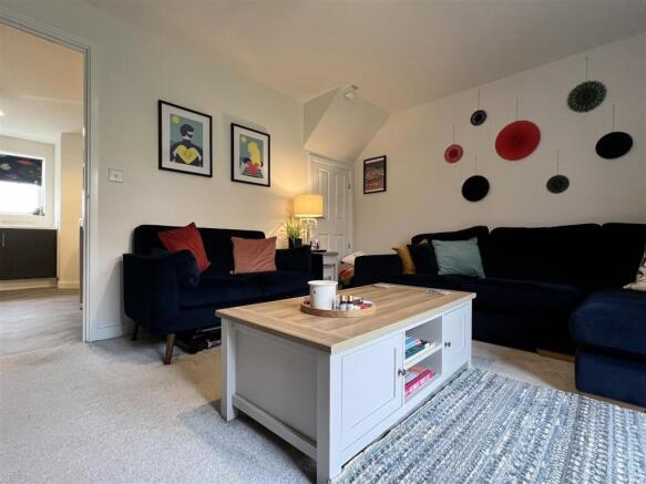 4 bed Semi-Detached for sale Image 4