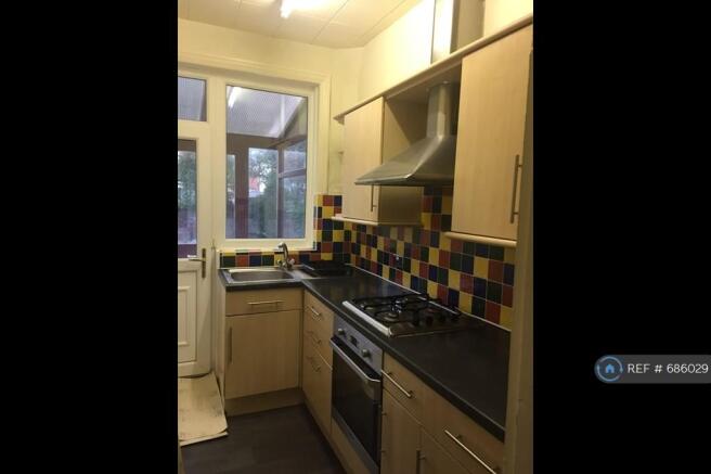 Kitchen Photo 2