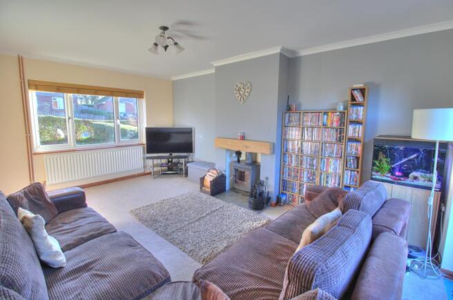 Sitting room photo two