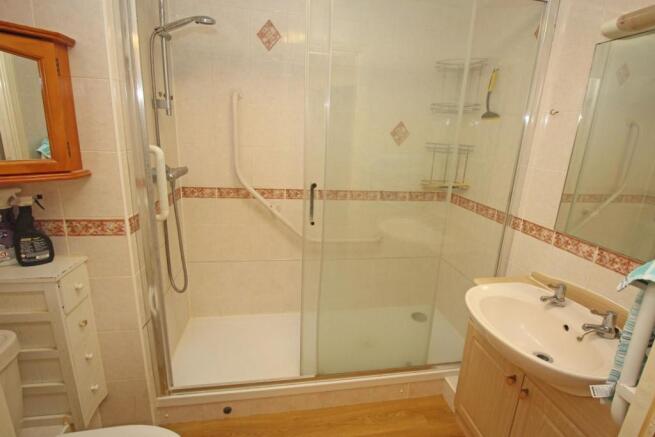 2-pinetree-court-BATH.jpg