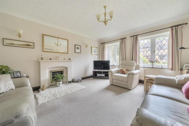 Alcot Close, Crowthorne photo 4