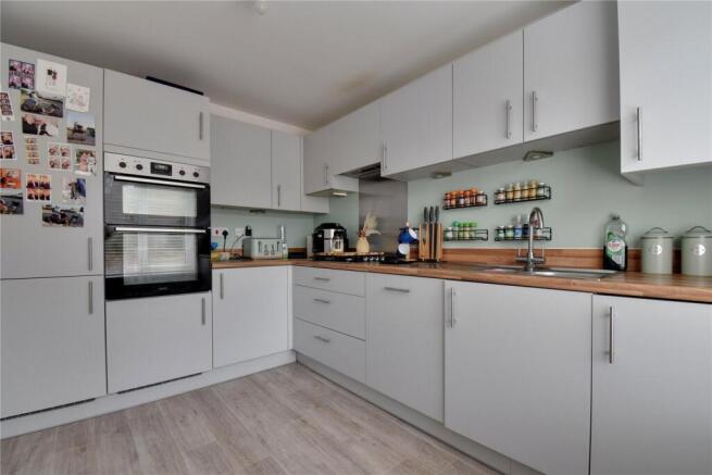 3 bed Semi-Detached for sale Image 4