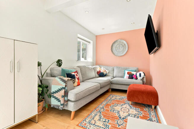 3 bed Semi-Detached for sale Image 8