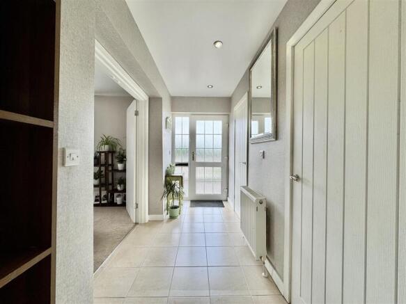 4 bed Detached for sale Image 4