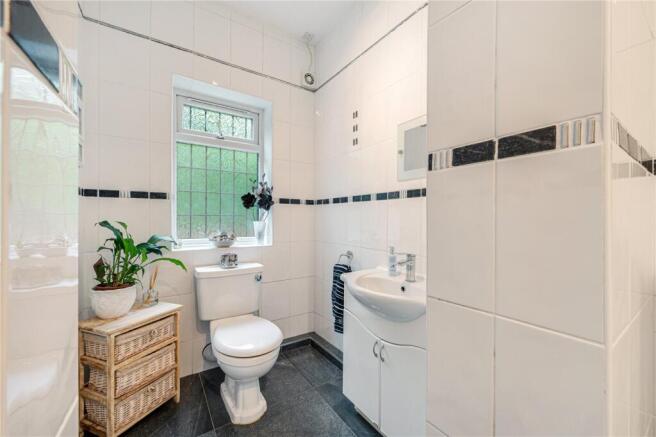 5 bed Detached for sale Image 12
