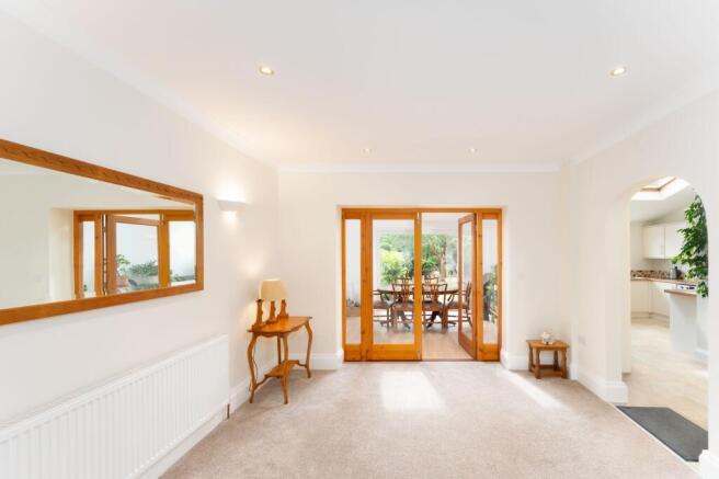 4 bed Semi-Detached for sale Image 6