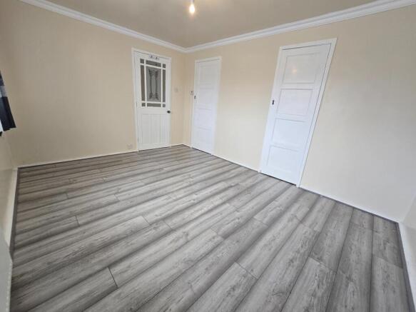 3 bed Terraced to rent Image 12