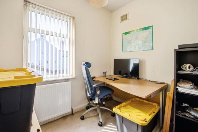 4 bed Detached for sale Image 10