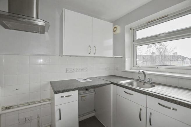 Flat 5, 45 Grove Road, Bexleyheath, Kent, DA7 6AX