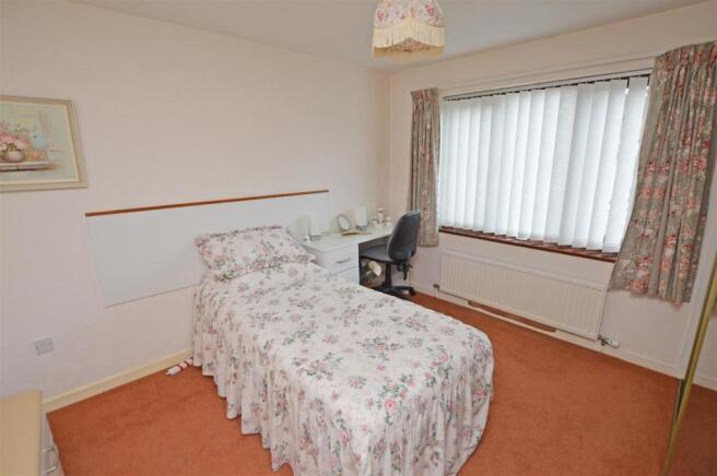 Bedroom 1.jpg
