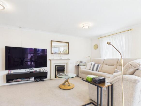 Lymington Road, Highcliffe, Christchurch, Dorset, BH23 photo 4