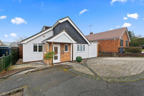 Trinity Crescent, Lambley