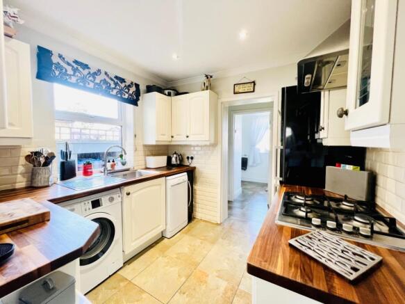 33 Park Avenue KITCHEN VIEW 2