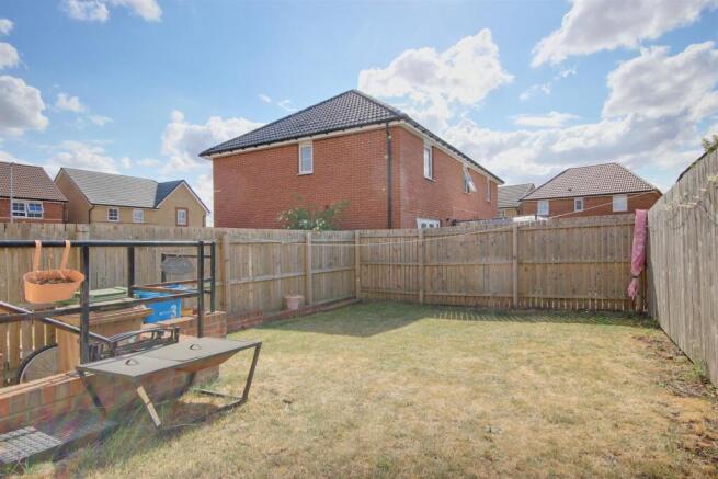 3 bed Semi-Detached for sale Image 12