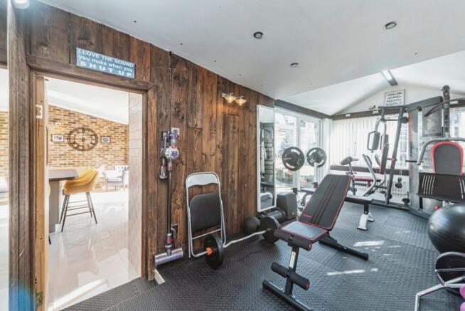 Gym or bed 4