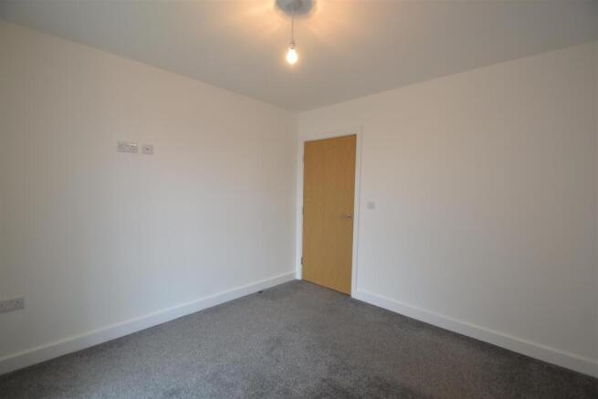 1 bed Apartment to rent Image 4