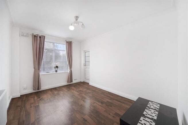 91 Carmel Court Kings Drive Wembley HA9 9JG - 004.