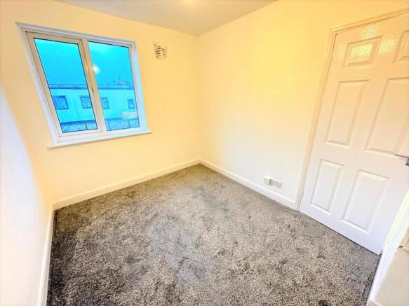 3 bed Terraced to rent Image 11