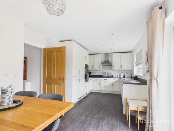 4 bed Detached for sale Image 6