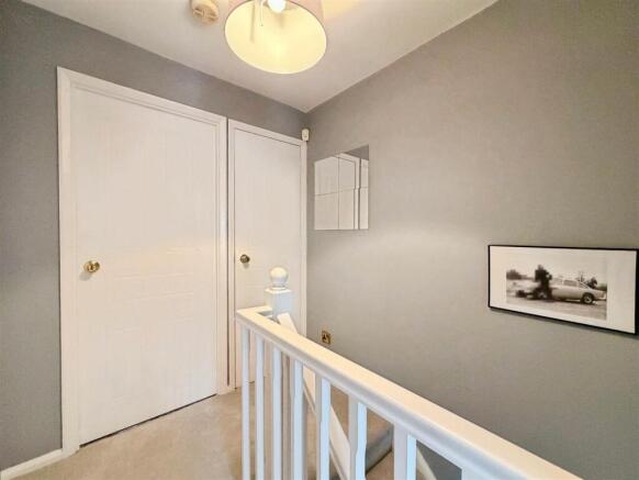 2 bed Semi-Detached for sale Image 8