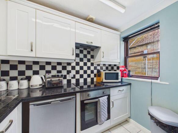 2 bed Apartment for sale Image 5