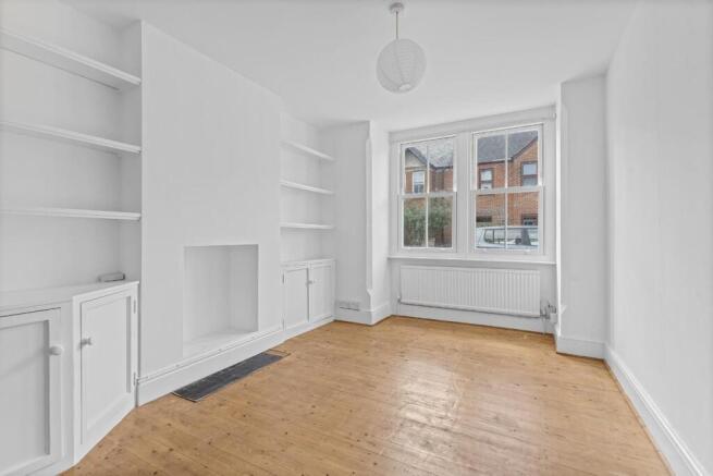 STRIPPED FLOORBOARDS & NEUTRAL DECOR.jpg