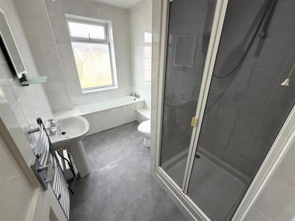 2 bed Terraced to rent Image 9